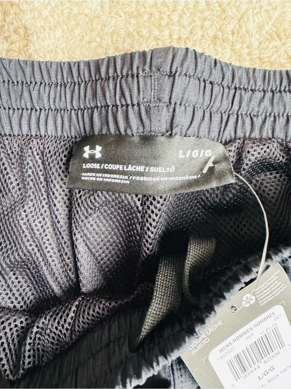 Under Armour Men’s UA Vital Woven Pant In Black - Picture 5 of 9